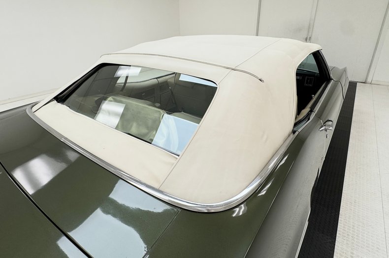 1969 Buick Wildcat Custom 25