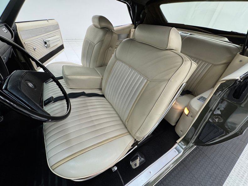 1969 Buick Wildcat Custom 64