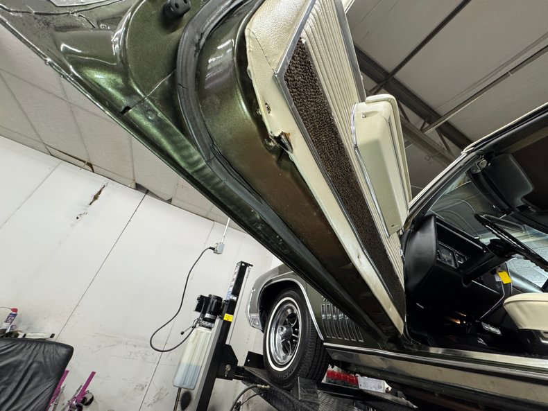 1969 Buick Wildcat Custom 103