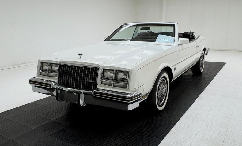 1983 Buick Riviera 2