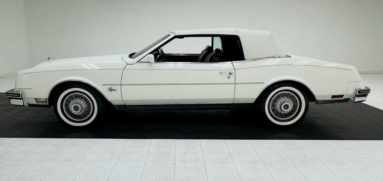 1983 Buick Riviera 3