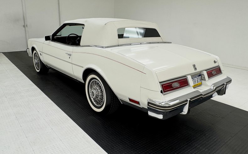 1983 Buick Riviera 5