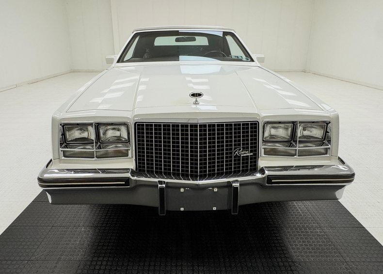 1983 Buick Riviera 11