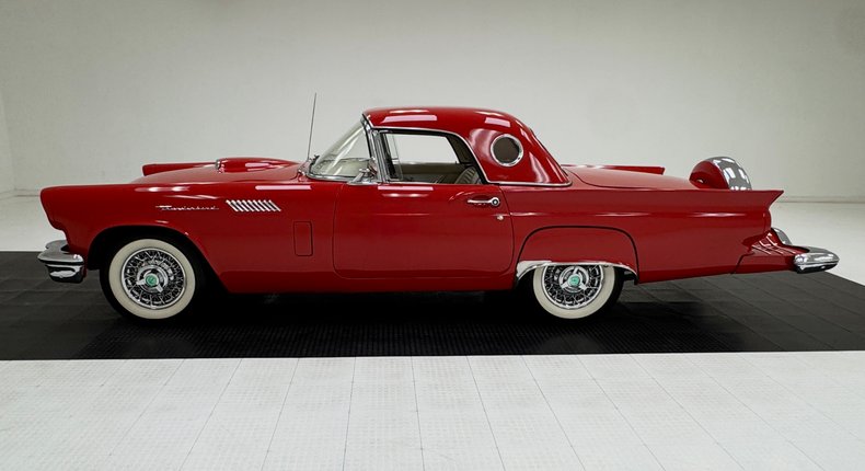 1957 Ford Thunderbird 3
