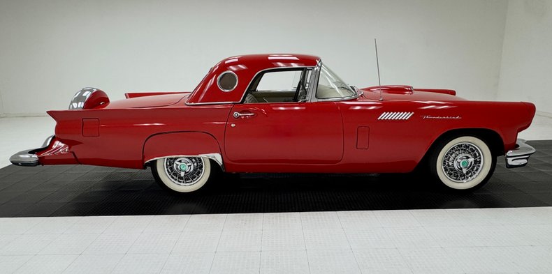 1957 Ford Thunderbird 9