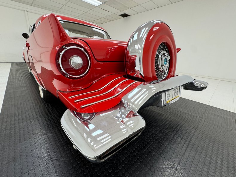 1957 Ford Thunderbird 27