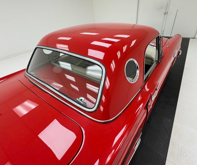 1957 Ford Thunderbird 29