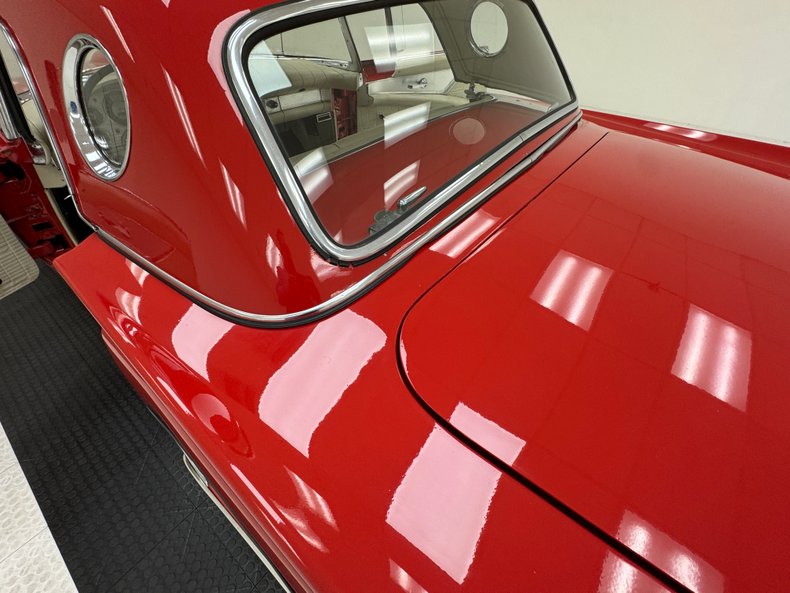 1957 Ford Thunderbird 38