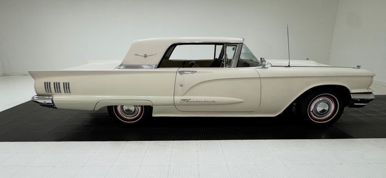 1960 Ford Thunderbird 6