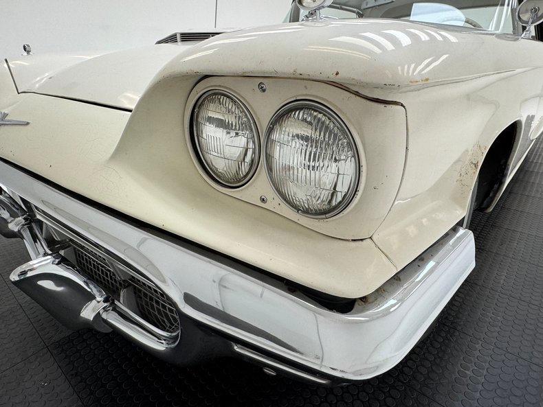 1960 Ford Thunderbird 11