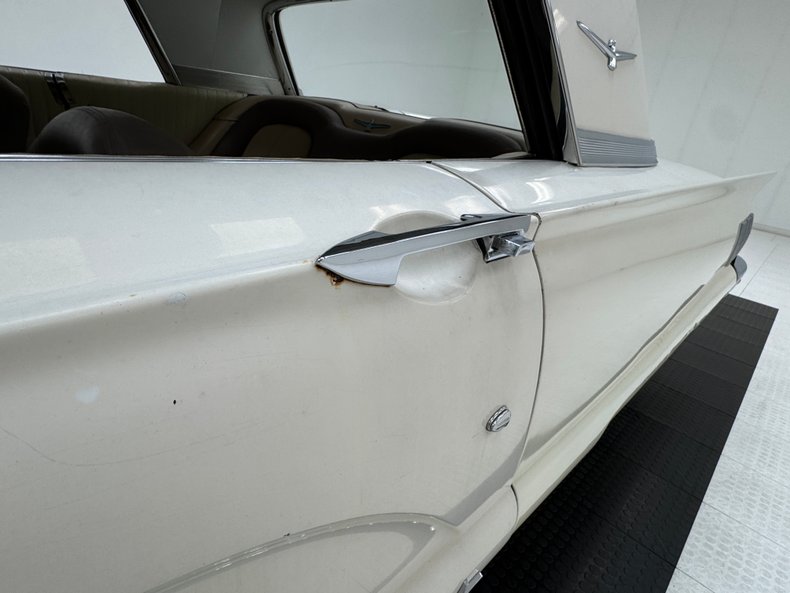 1960 Ford Thunderbird 18