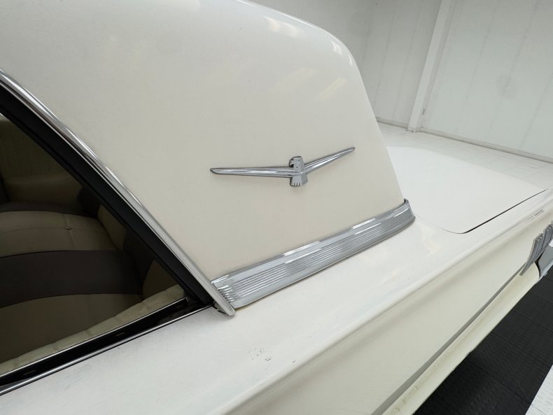 1960 Ford Thunderbird 19