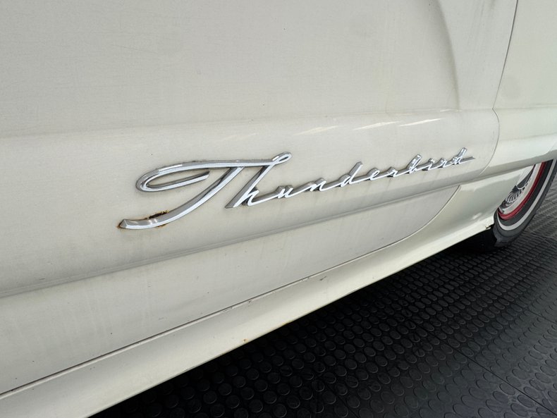 1960 Ford Thunderbird 17