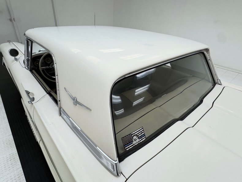 1960 Ford Thunderbird 20