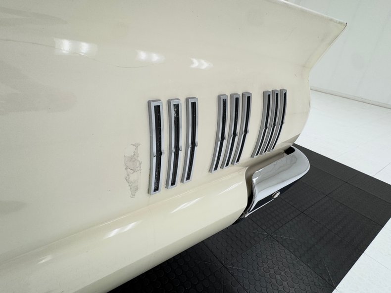 1960 Ford Thunderbird 22