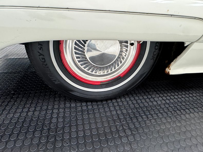 1960 Ford Thunderbird 24