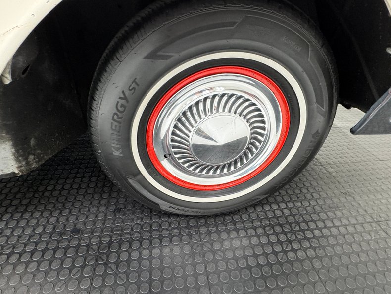 1960 Ford Thunderbird 25