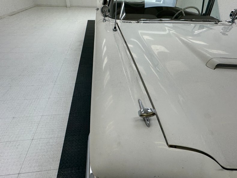1960 Ford Thunderbird 29