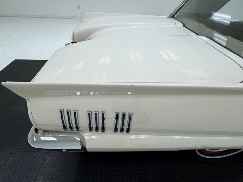 1960 Ford Thunderbird 42