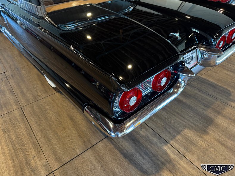 1959 Ford Thunderbird 39