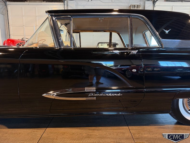 1959 Ford Thunderbird 31