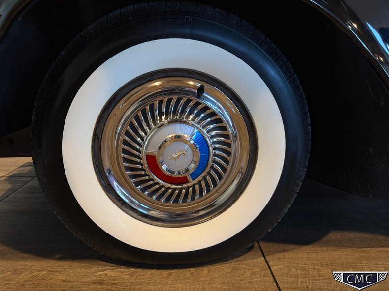 1959 Ford Thunderbird 30