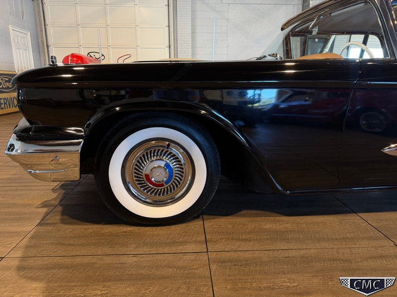 1959 Ford Thunderbird 29