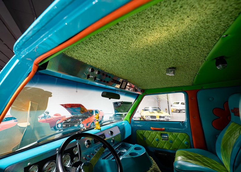 Mystery Machine Econoline | Carla's Classic Cars