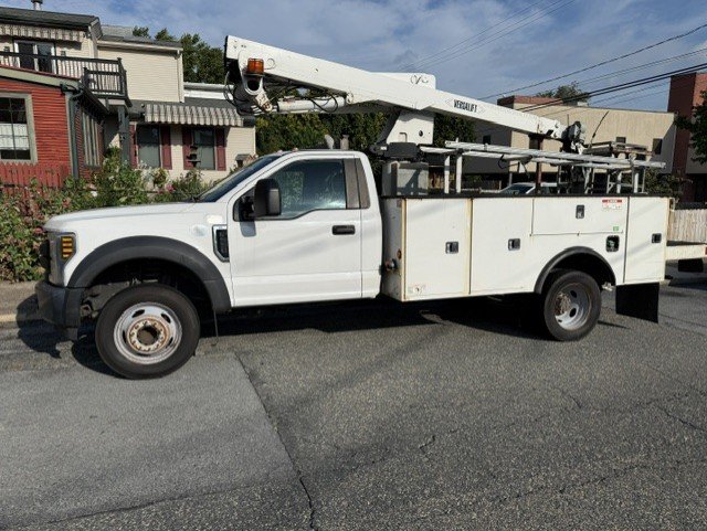 2018 ford f550 bucket truck