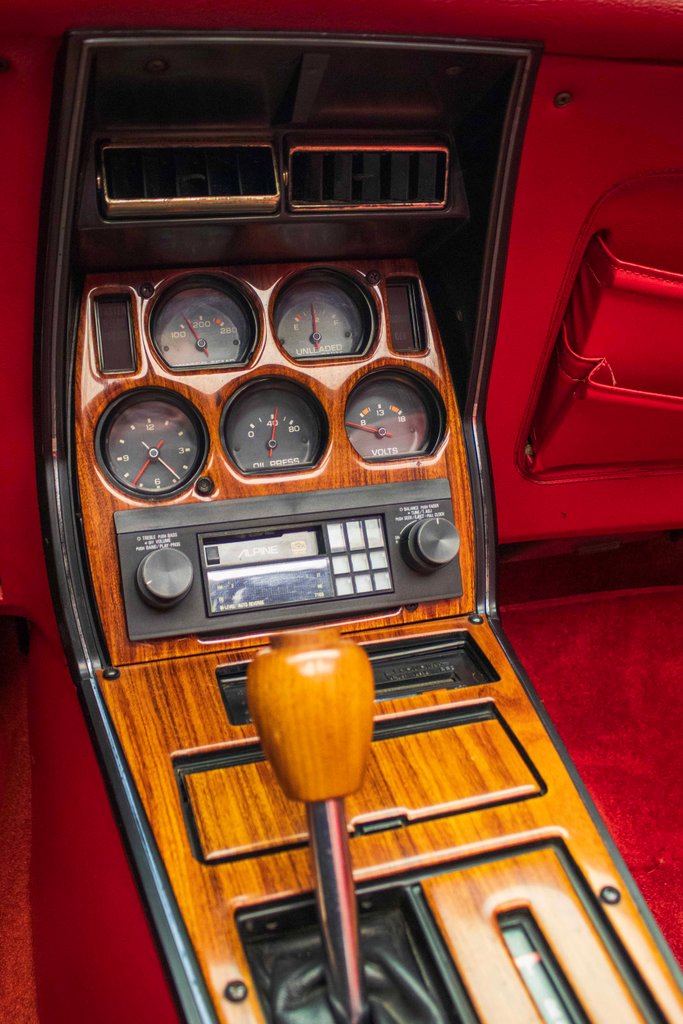 1977 Chevrolet Corvette Coupe 27