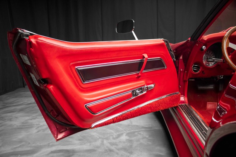 1977 Chevrolet Corvette Coupe 38