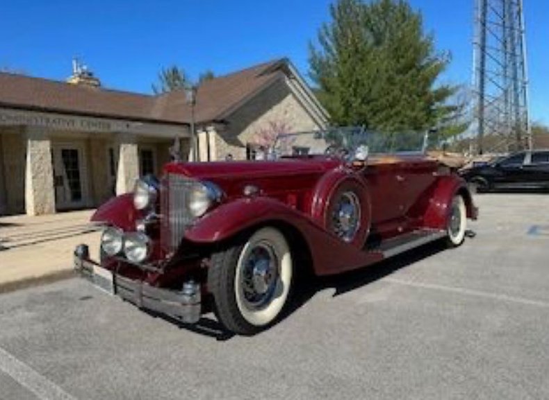 1933 Packard 1005