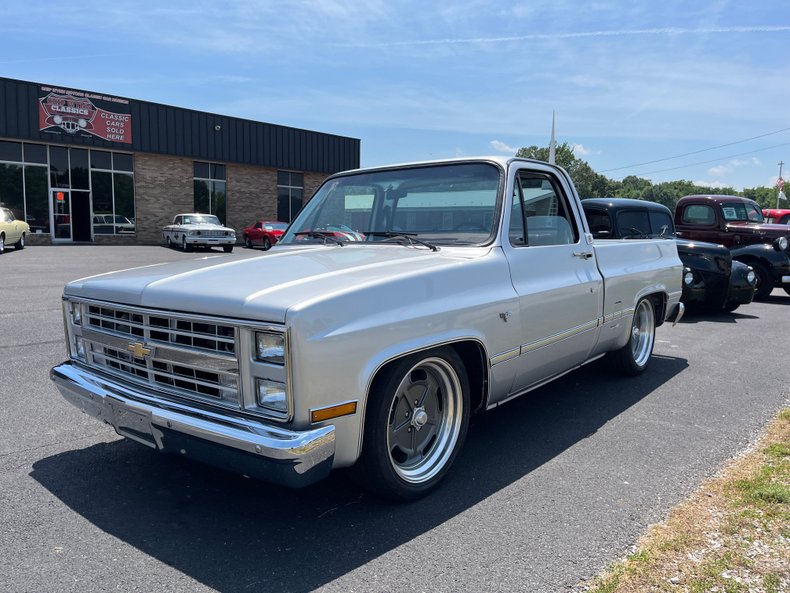 1986 Chevrolet C10 | Chip Wynn Motors