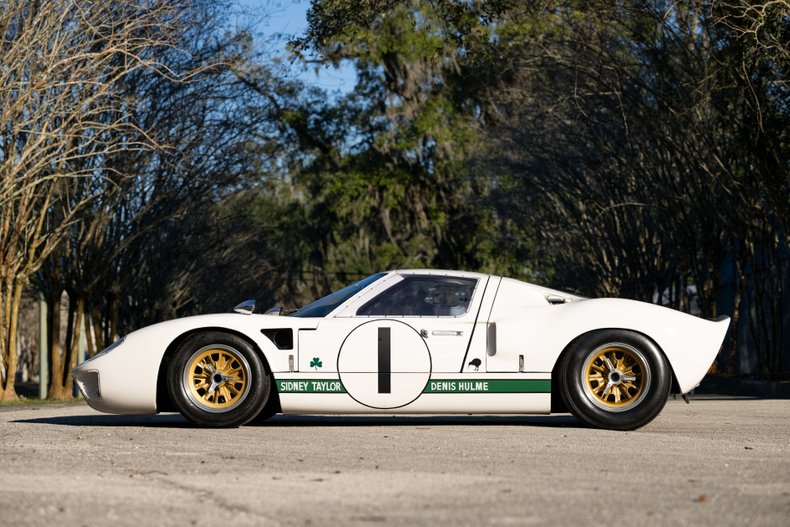1966 Ford GT40 19