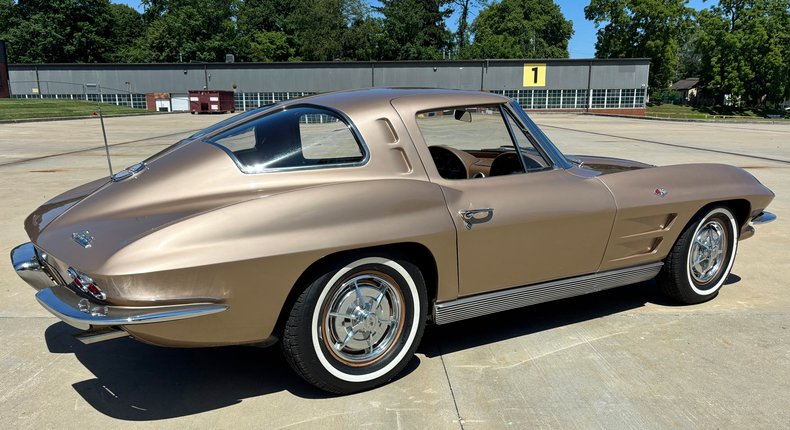 1963 Chevrolet Corvette 9
