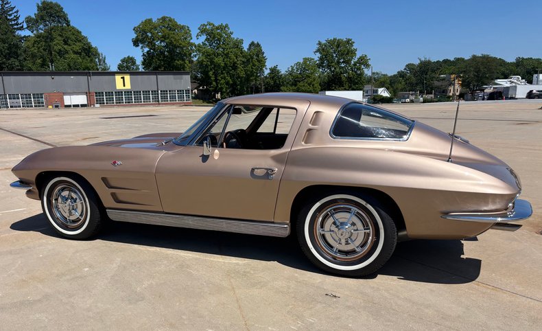 1963 Chevrolet Corvette 18