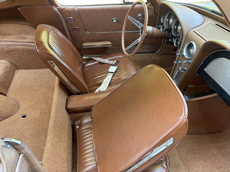 1963 Chevrolet Corvette 24