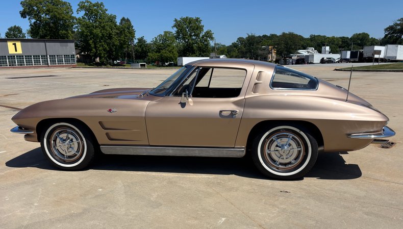 1963 Chevrolet Corvette 129