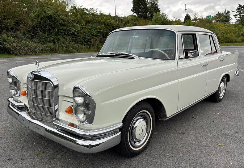 1966 Mercedes-Benz 230 S 4