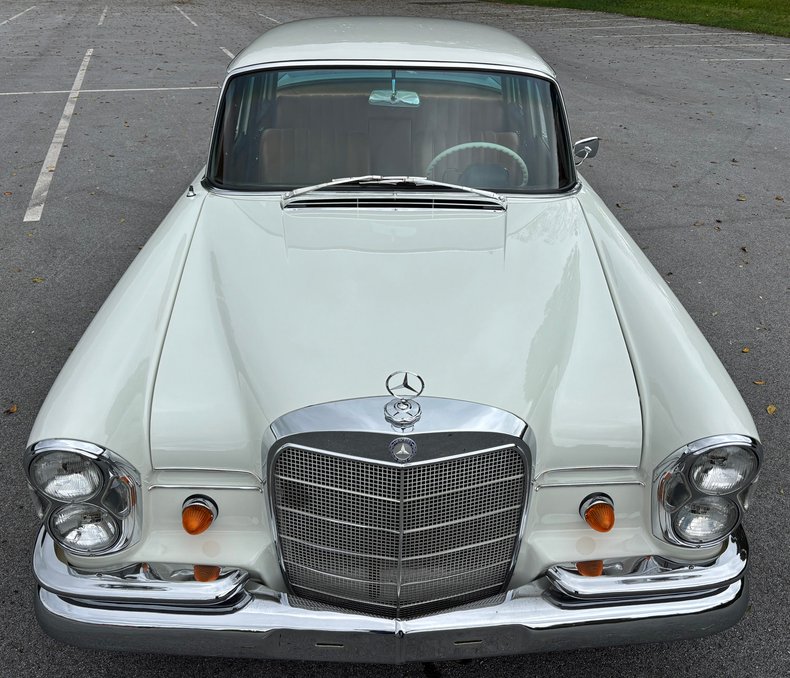 1966 Mercedes-Benz 230 S 14