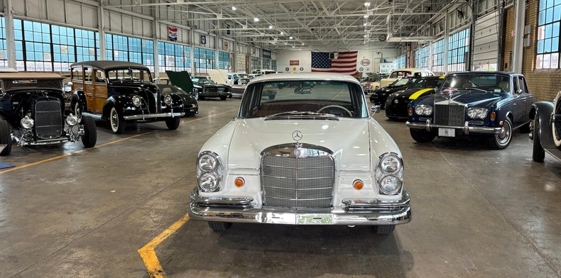 1966 Mercedes-Benz 230 S 17