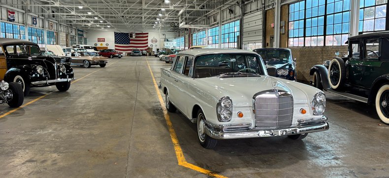 1966 Mercedes-Benz 230 S 18