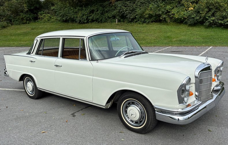 1966 Mercedes-Benz 230 S 19