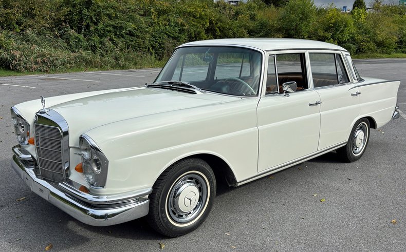 1966 Mercedes-Benz 230 S 21