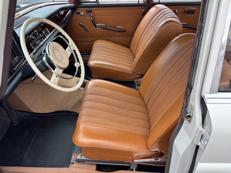 1966 Mercedes-Benz 230 S 7
