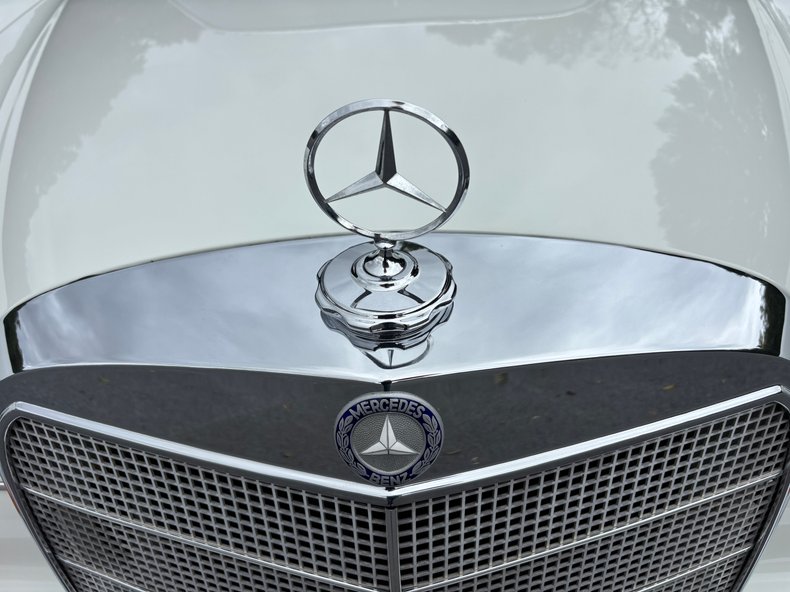1966 Mercedes-Benz 230 S 27