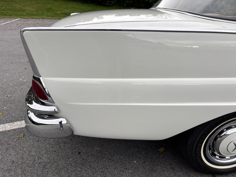 1966 Mercedes-Benz 230 S 44