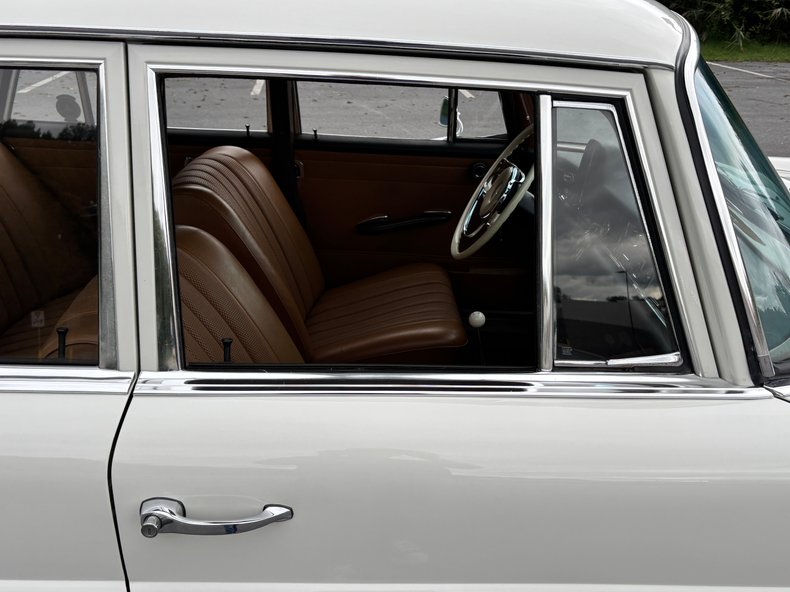 1966 Mercedes-Benz 230 S 47