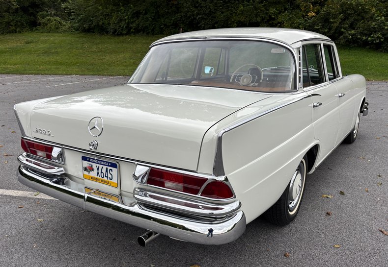 1966 Mercedes-Benz 230 S 55