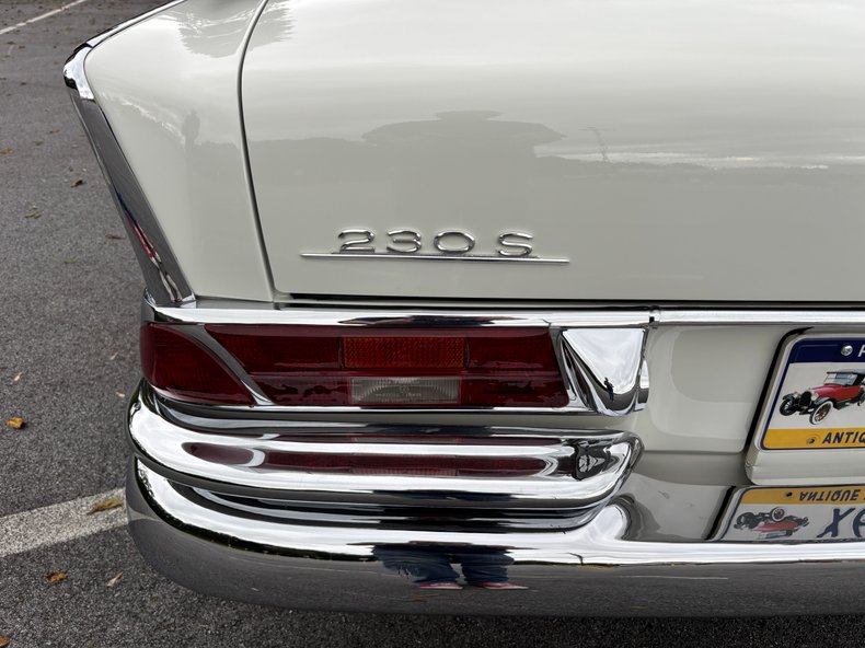 1966 Mercedes-Benz 230 S 58